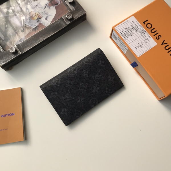 LVコピーウォレット着用イメージ